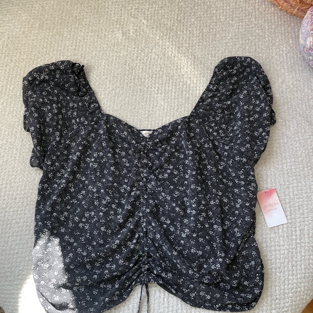 ARULA Black Floral Puff Sleeve Blouse